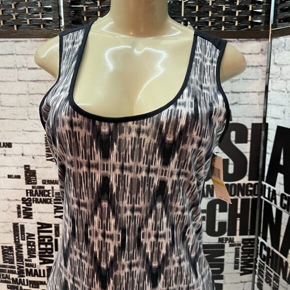 Gloria Vanderbilt M Black Print Scoop Neck Curved Hem Tank Top - Picture 2 of 7